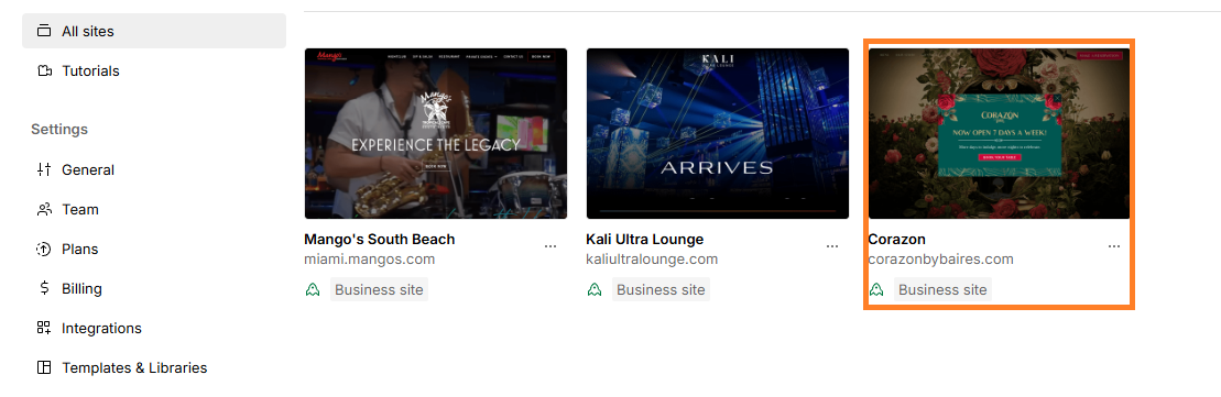 quitar la etiqueta de webflow Ve al Panel de Webflow y selecciona tu proyecto desde la tuerca o la ruedita que es un engranaje.